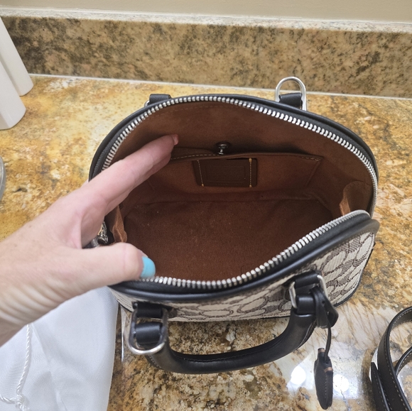 Coach Black and White Women's Handbag - Picture 5 of 6